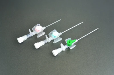 Cannula IV con connessione di iniezione (CMIV-03)